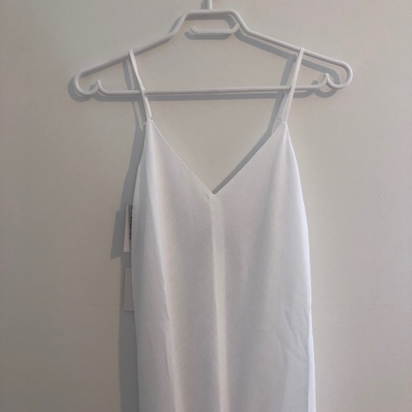 Aritzia Babaton Lustria dress - Picture 4 of 5